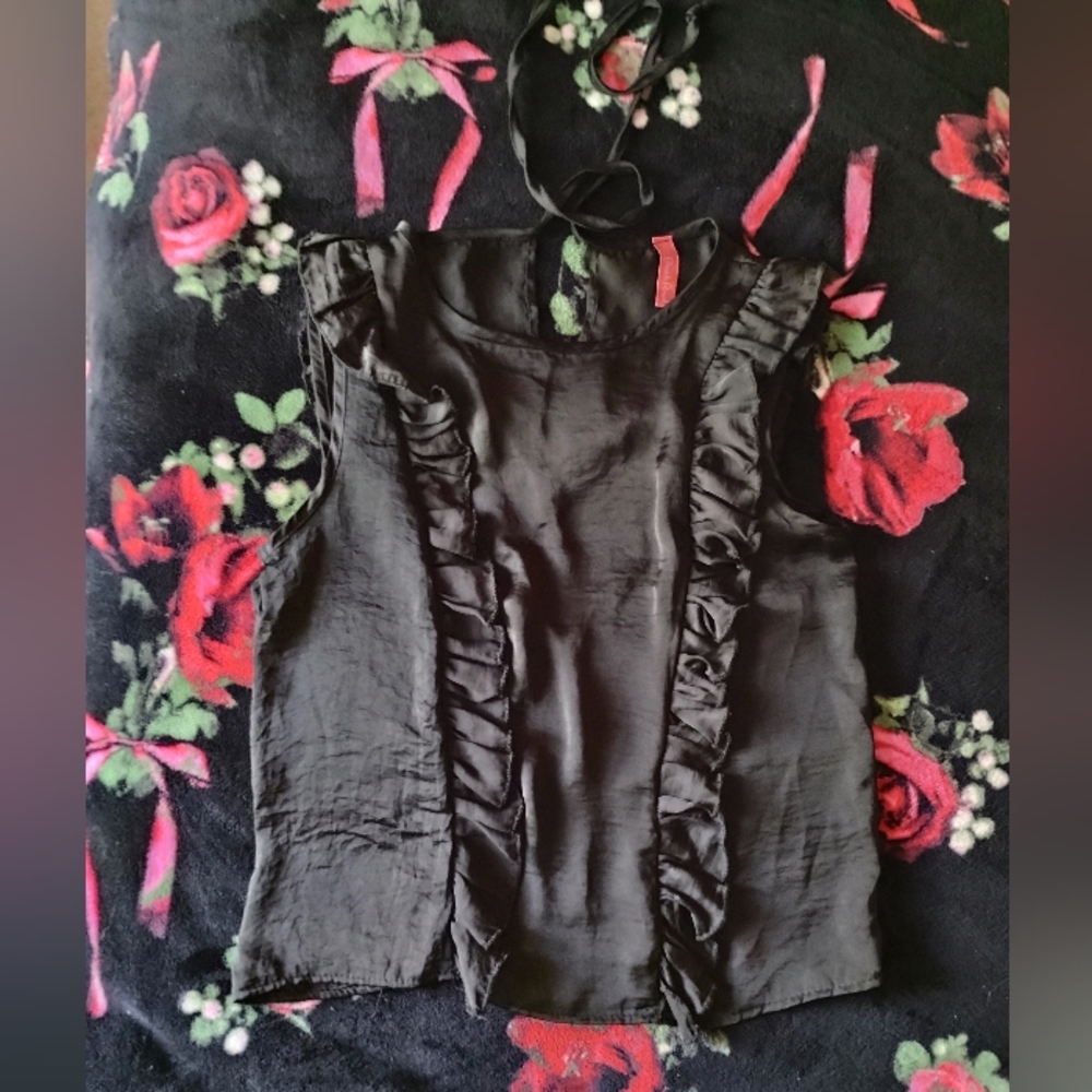 VINTAGE Y2K Black Satin Ruffle Sleeveless Top By 'Peach Royal' • Size Small 🍑